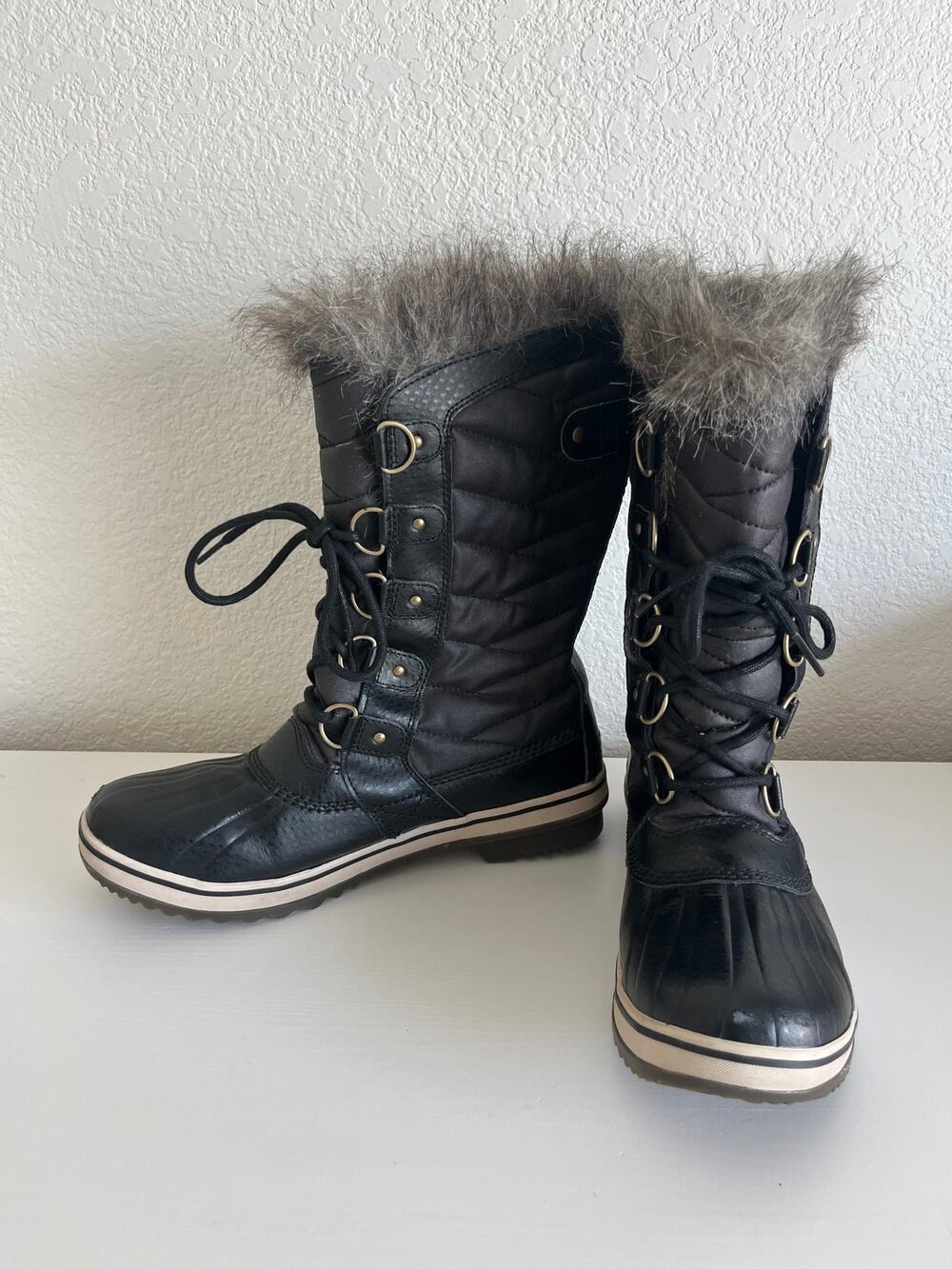 Sorel Tofino Women’s Size 10 Black Waterproof Faux Fur Snow Boots